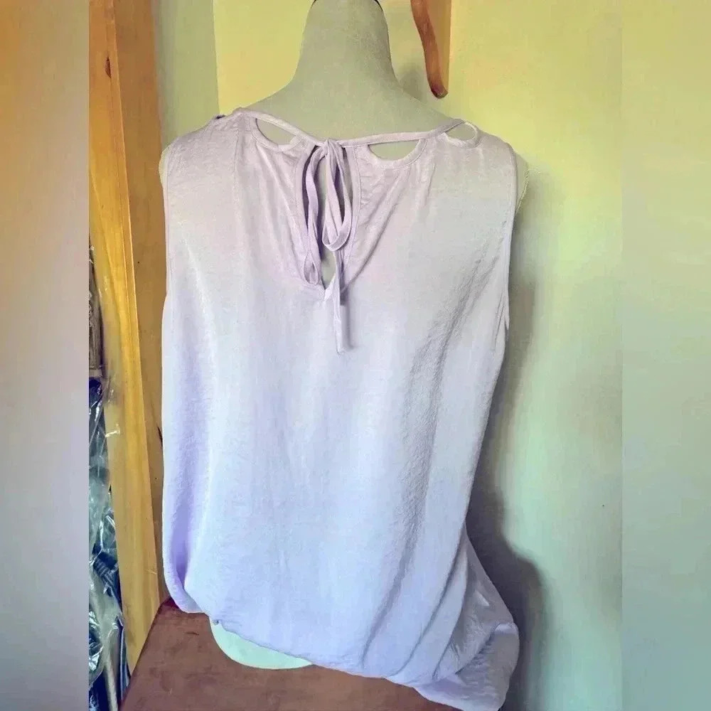 Lavender Cabi sleeveless blouse.   Never worn.   Smoke free home. - Picture 2 of 4
